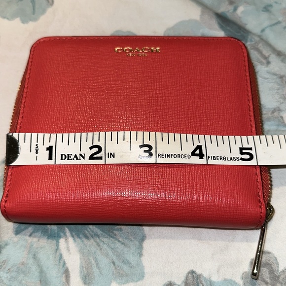 COACH Coral Crosshatch Leather Wallet Pristine - Picture 4 of 16